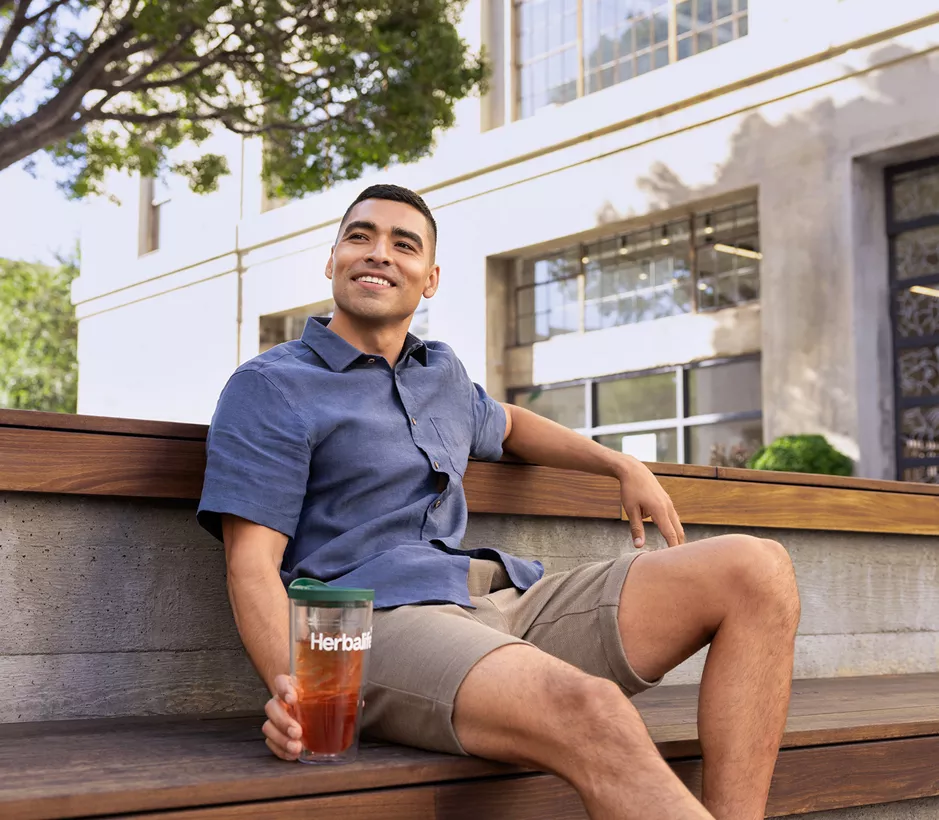 li-man-relaxing-outdoors